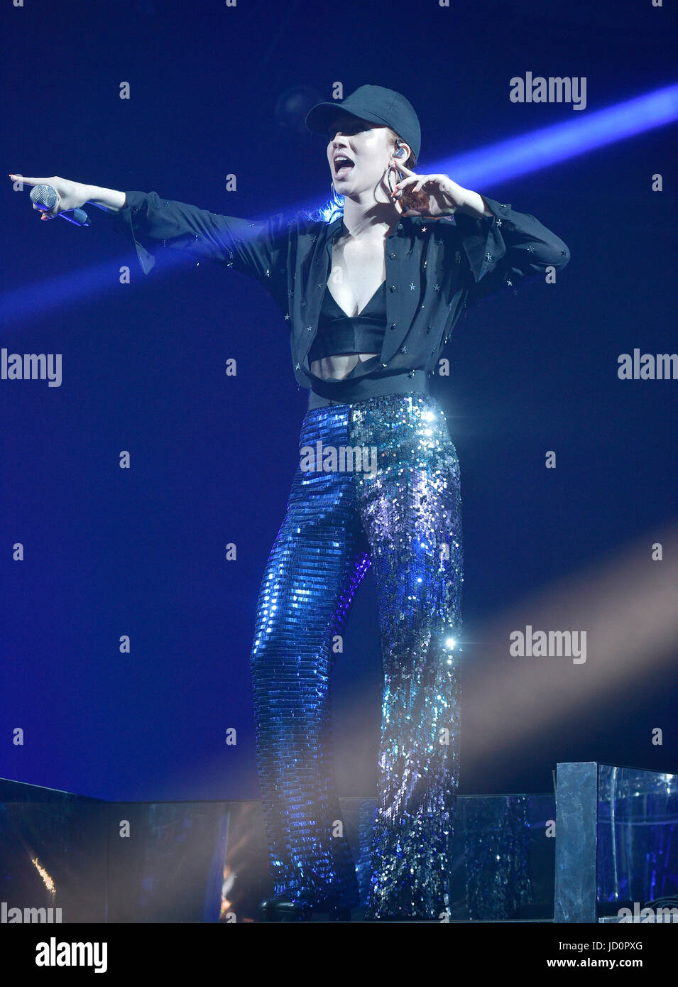 Glasgow, Scotland, UK. 17th June, 2017. Girlguiding concert featuring a star-studded line-up including Jess Glynne, Pixie Lott, Louisa Johnson, John Newman, JP Cooper, Birdy and 5 After Midnight. PICTURED at The SSE Hydro, Glasgow Jess Glynne in concert. Credit: sandy young/Alamy Live News Stock Photo