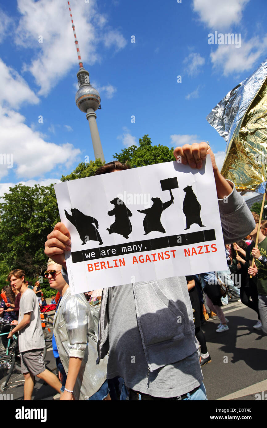 Berlin Germany 17th June 17 Protestors Marching In An Anti Nazi Stock Photo Alamy