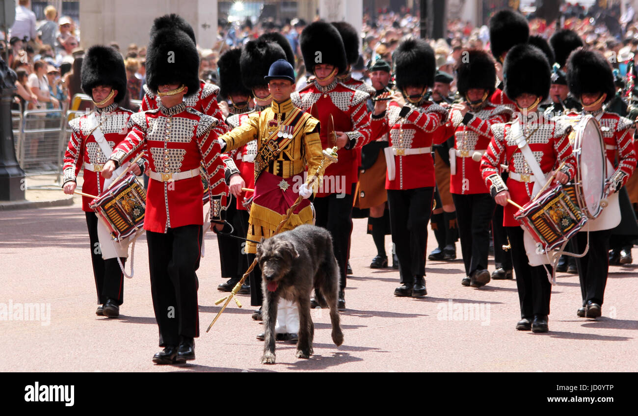 London, UK. 17th June, 2017. Guardsmen marching in The Mall during Trooping The Colour Credit: Chris Carnell/Alamy Live News Stock Photo