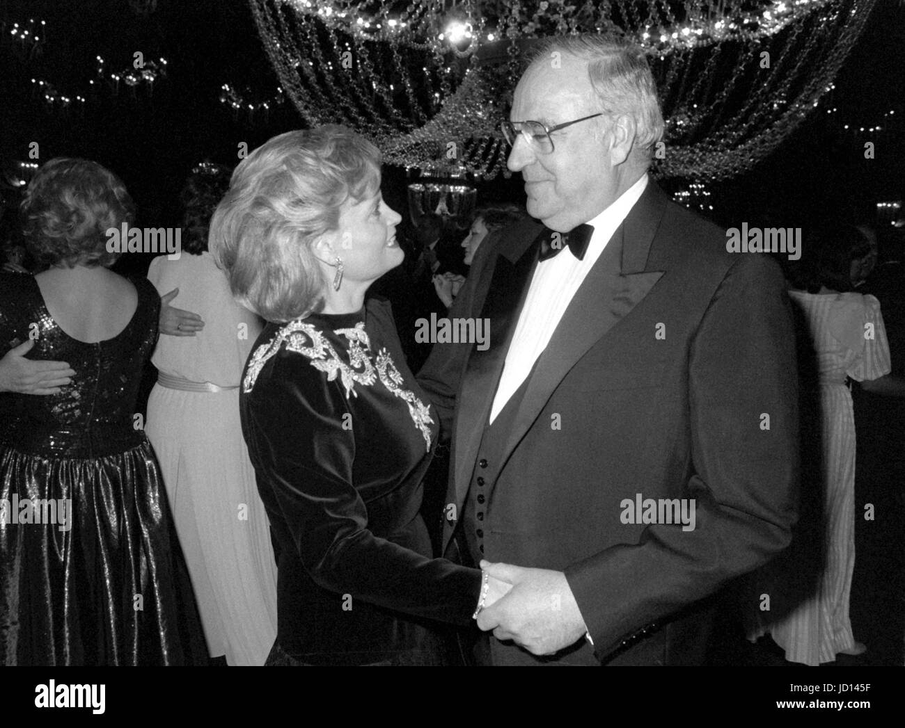 ARCHIVE - German chancellor Helmut Kohl (CDU) and his wife Hannelore Kohl at the Berlin Press Ball in Berlin, 11 January 1987. The former German chancellor Helmut Kohl has died at the age of 87. The news was shared with the German Press Agency by Kohl's lawyer Holthoff-Pfoertner. Photo: Chris Hoffmann Stock Photo