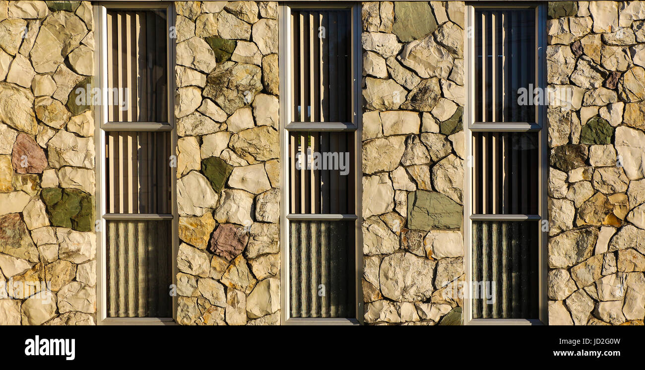 Wonderful to look at how theses rocks a fitted together, to make a wall ...