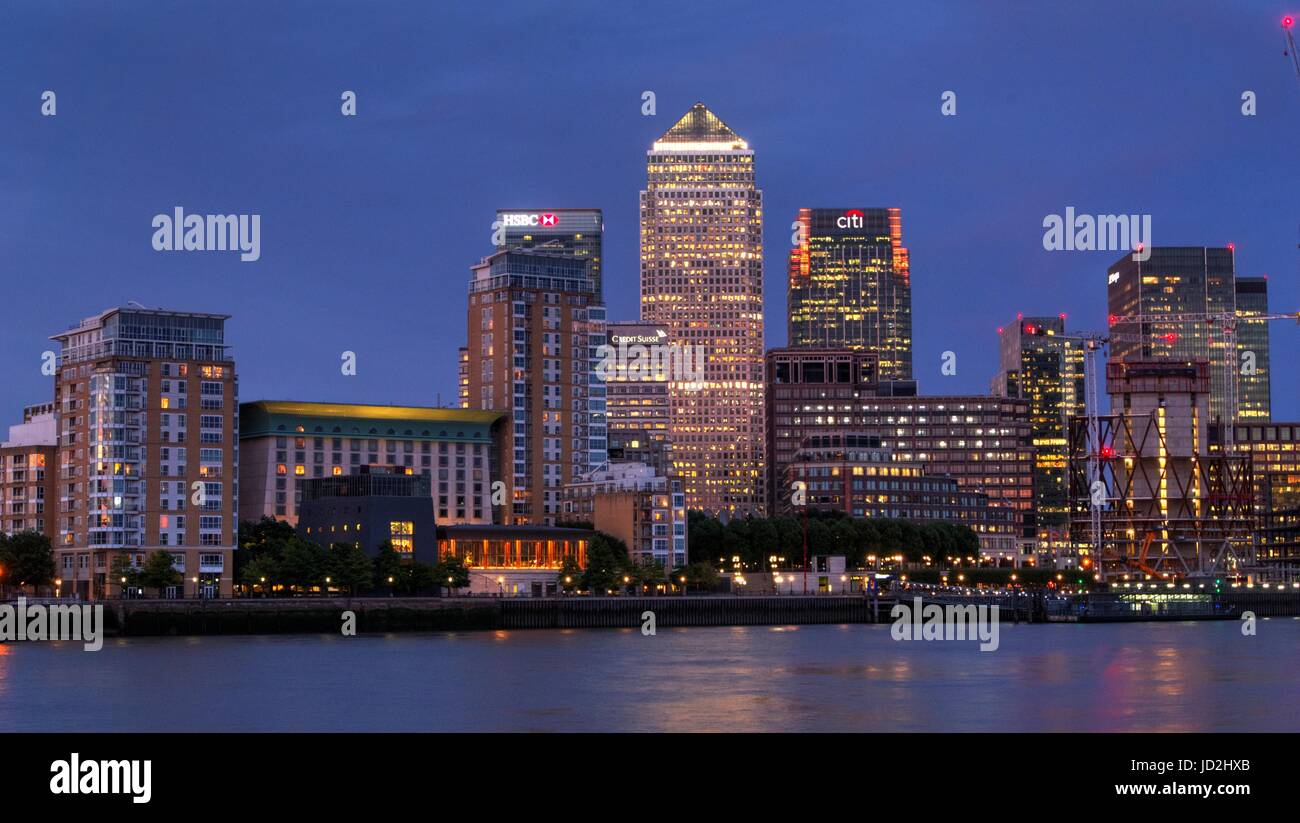 London's Canary Wharf Financial District at Dusk Stock Photo - Alamy