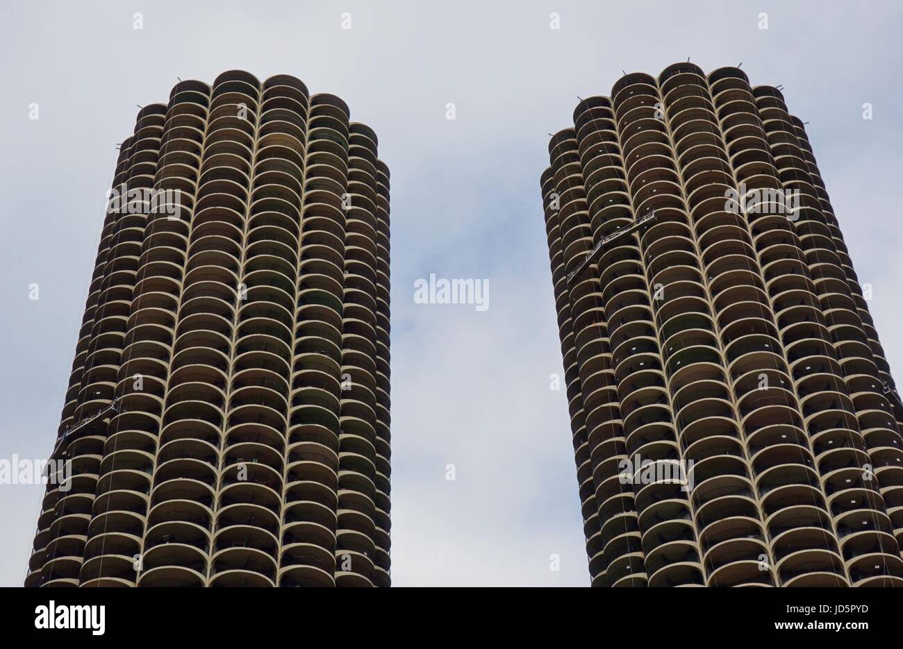 View of the landmark twin towers Marina City building complex on the Chicago River in downtown Chicago. Stock Photo
