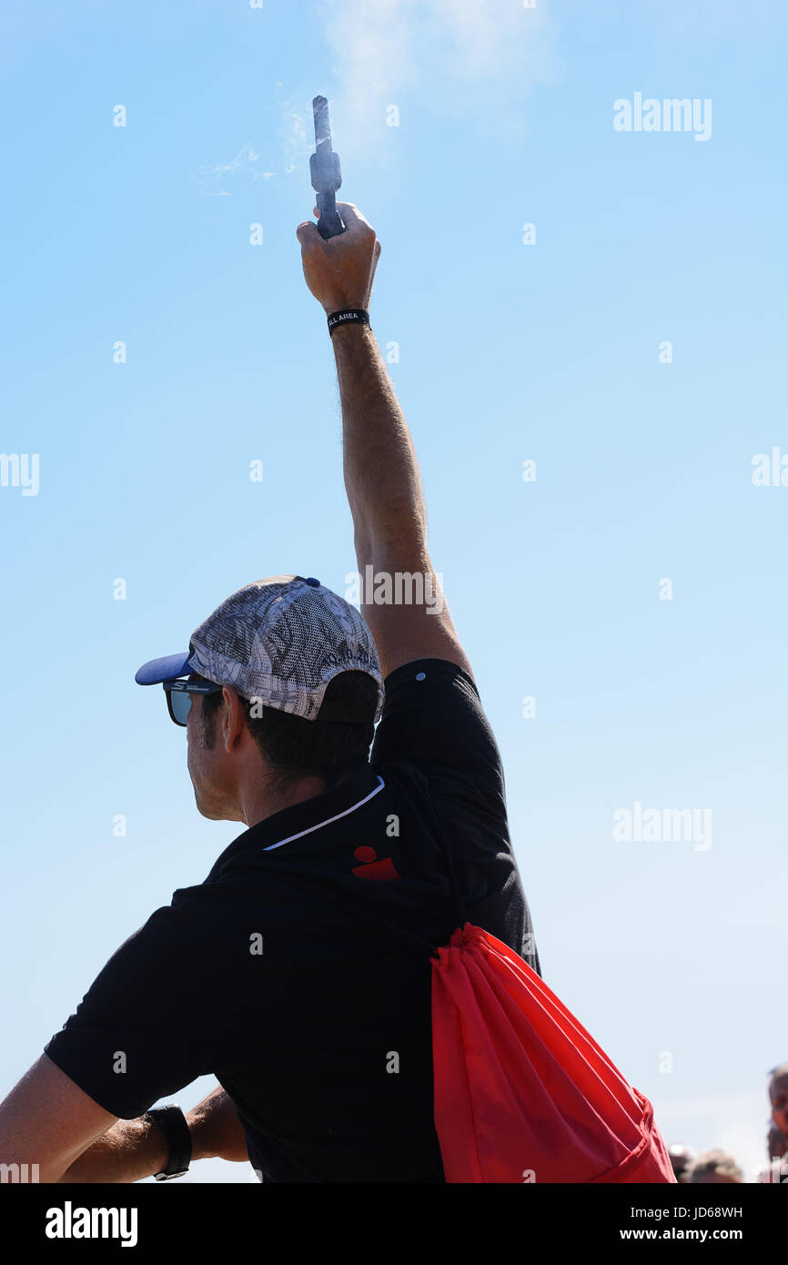 Starting pistol hires stock photography and images Alamy