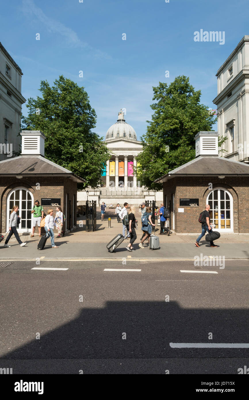 Students on Gower Street, near the Quad, at University College London, England, UK Stock Photo