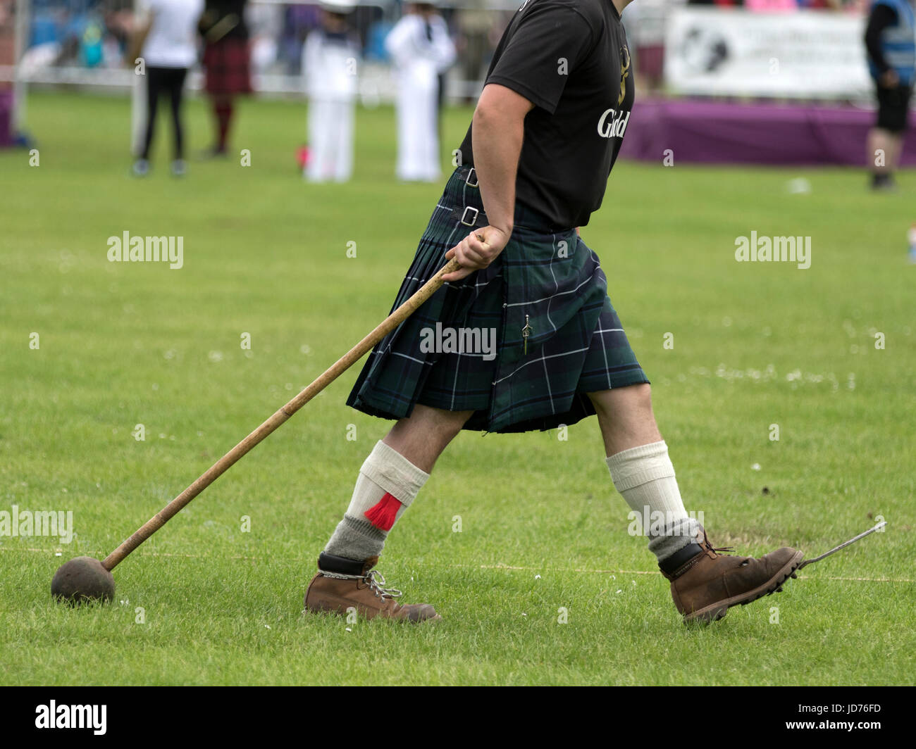 Scottish highland games hammer hires stock photography and images Alamy