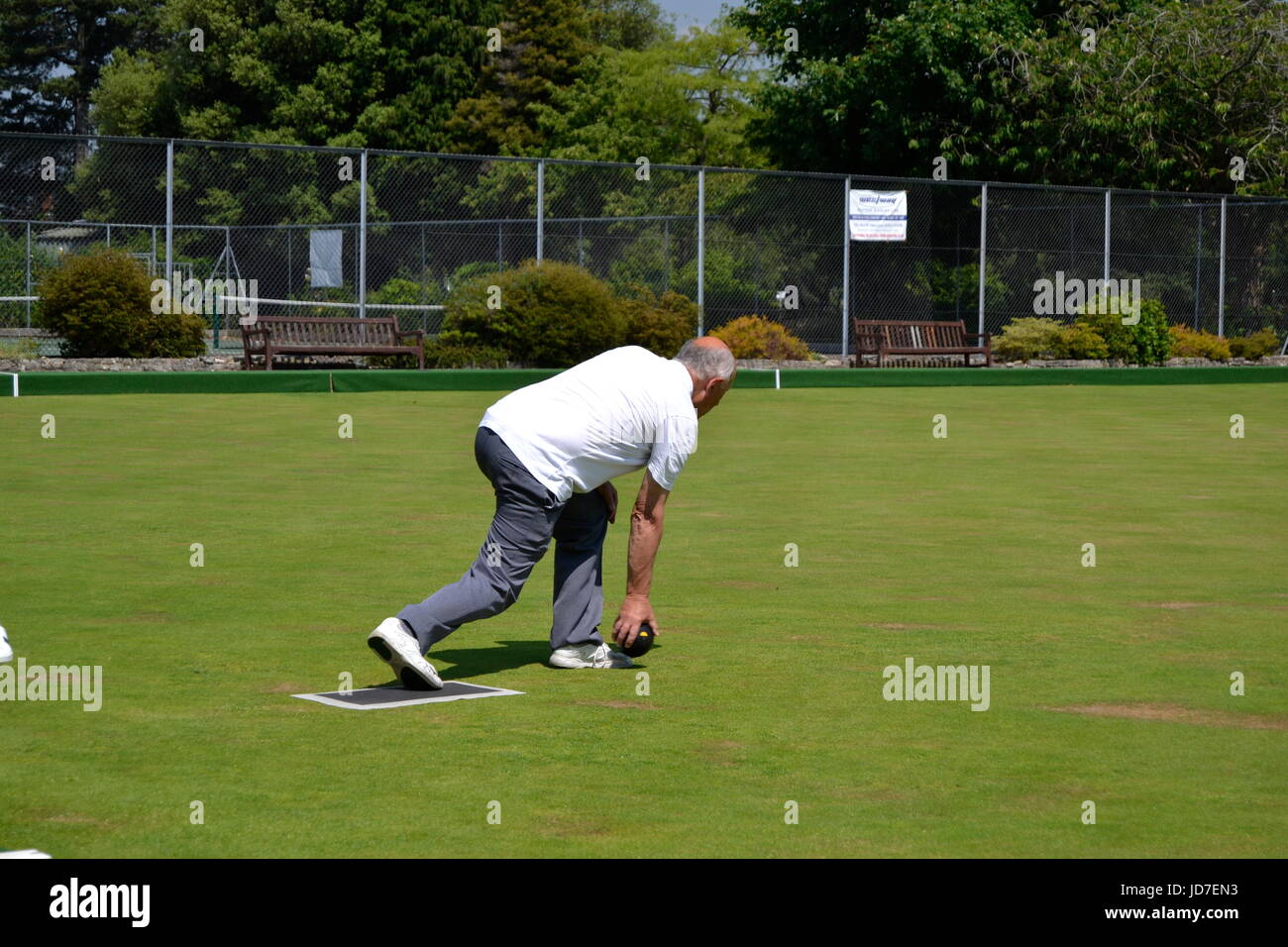 Bournemouth, UK. 19th Jun, 2017. Members of Redhill Park Bowls Club enjoy a game in the sun Bournemouth, UK Credit: Ajit Wick/Alamy Live News Stock Photo