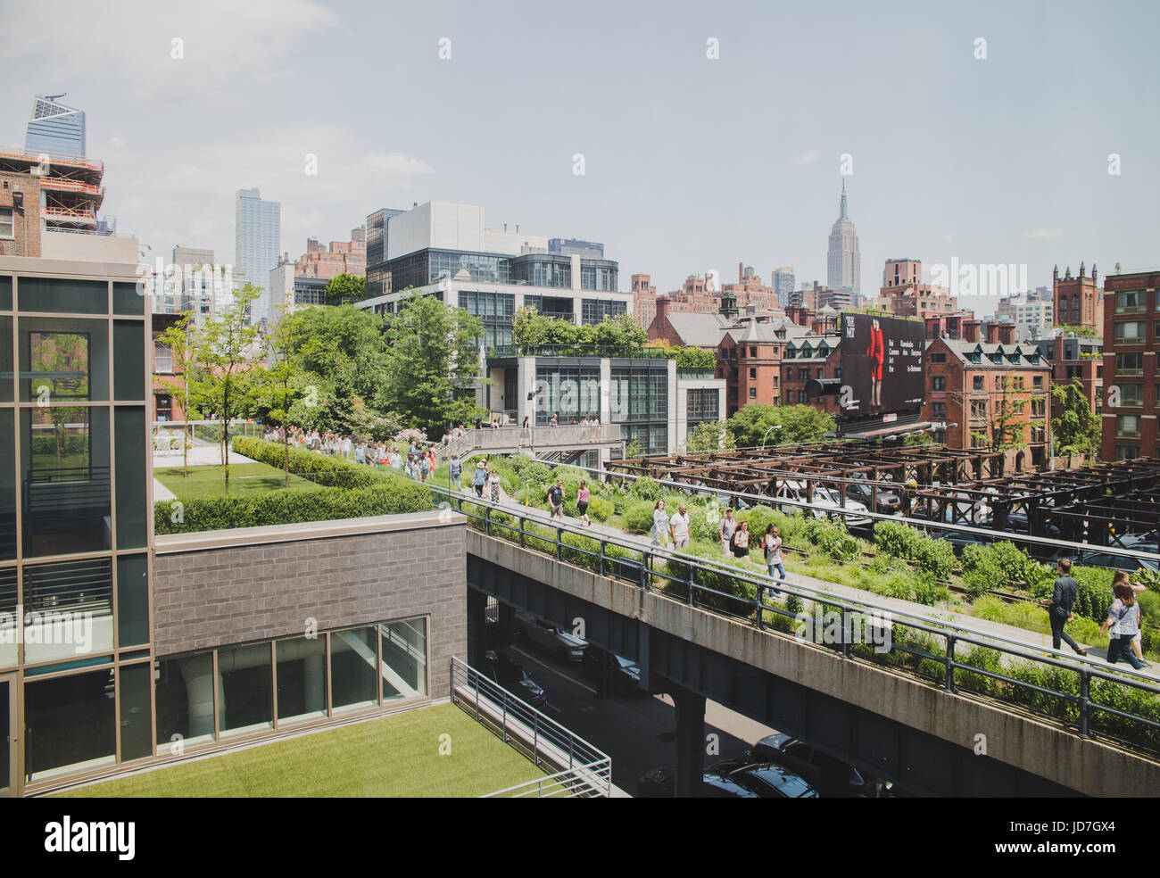 High line park empire state hi-res stock photography and images - Alamy
