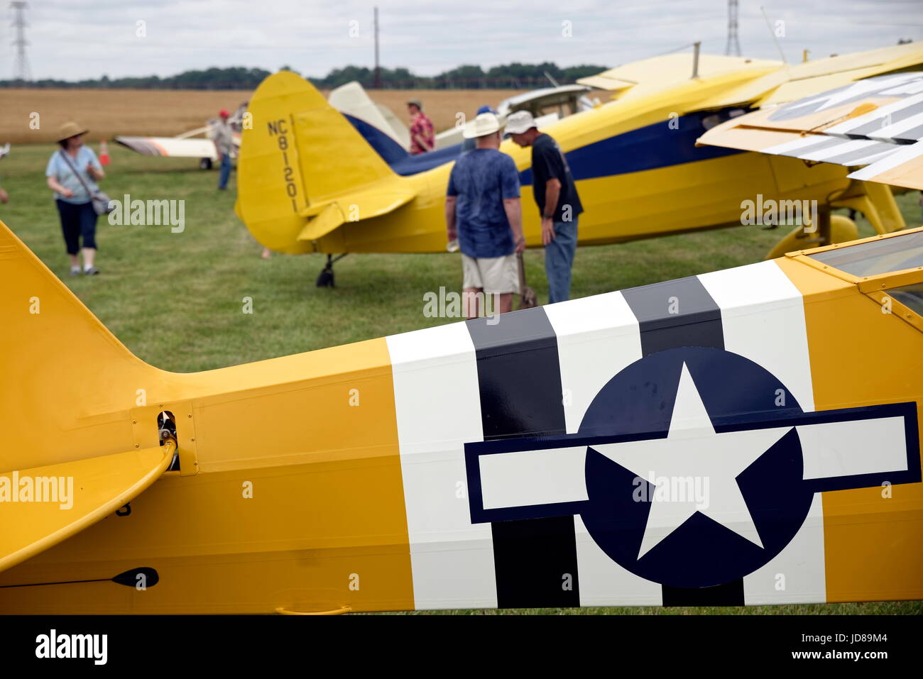 Piloting small aircraft hi-res stock photography and images - Alamy