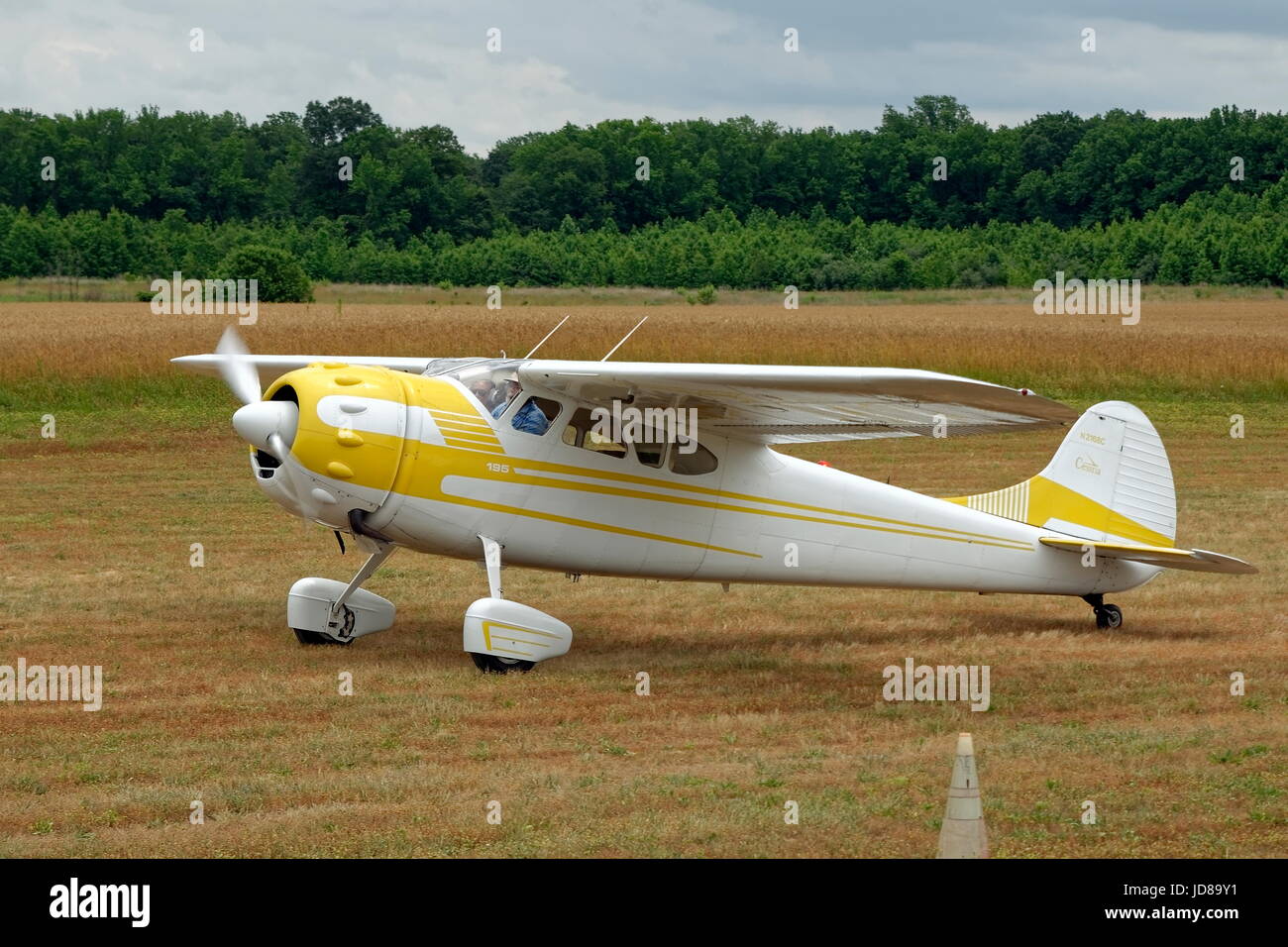 1954 Cessna 195B Businessliner Aircraft Stock Photo