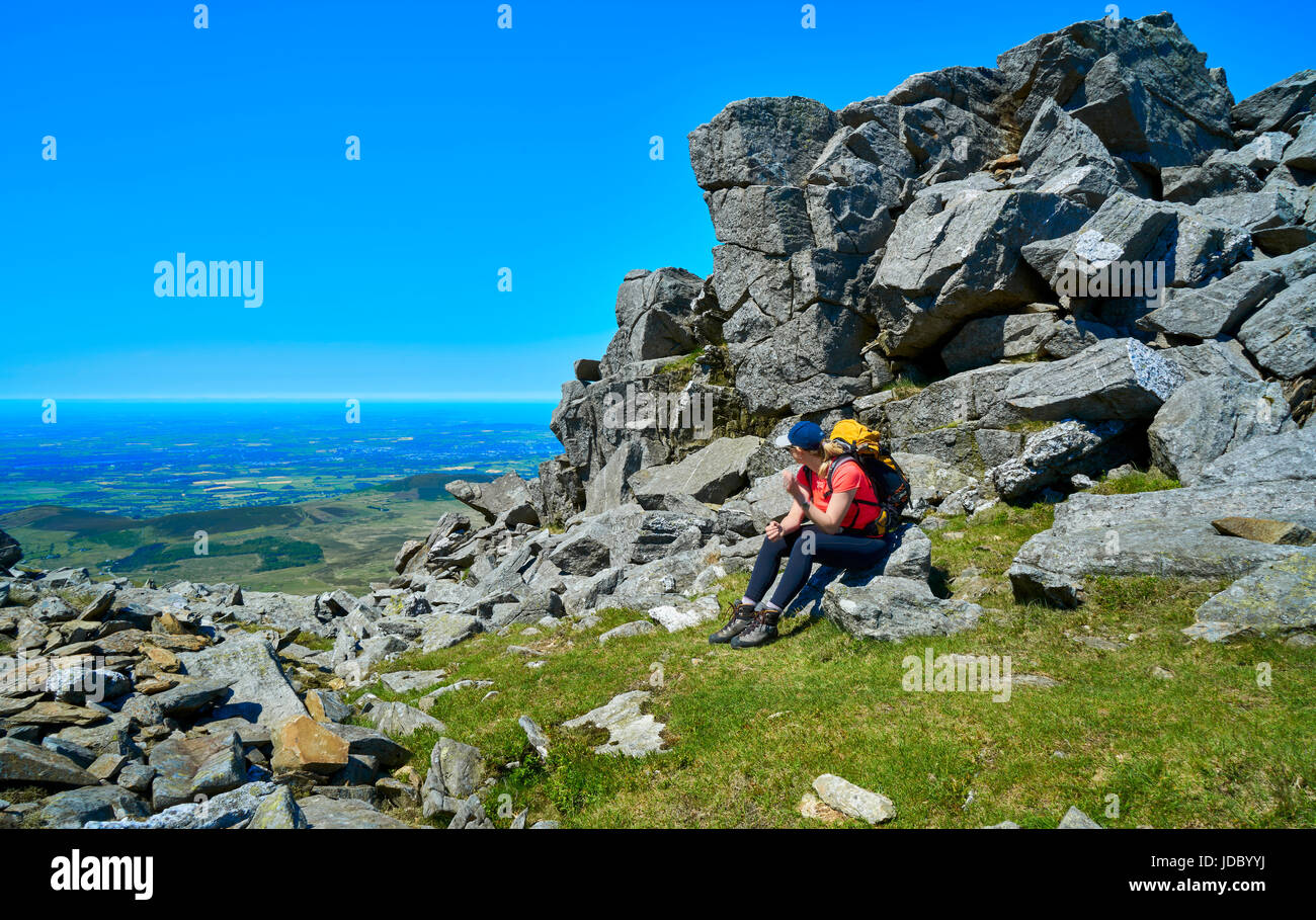 Young female hiker uk hi-res stock photography and images - Alamy