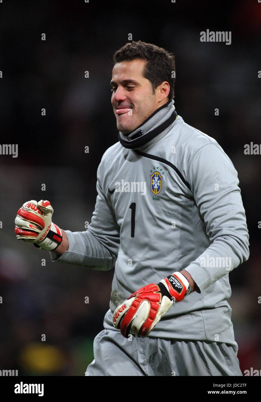 JULIO CESAR BRAZIL & INTER MILAN EMIRATES STADIUM LONDON ENGLAND 10