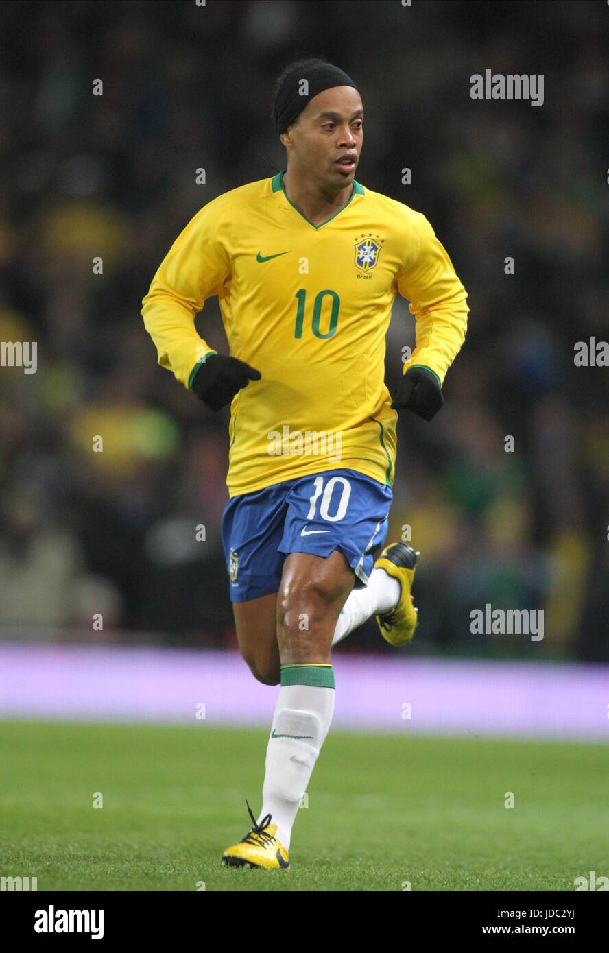 Ronaldinho hi-res stock photography and images - Page 7 - Alamy