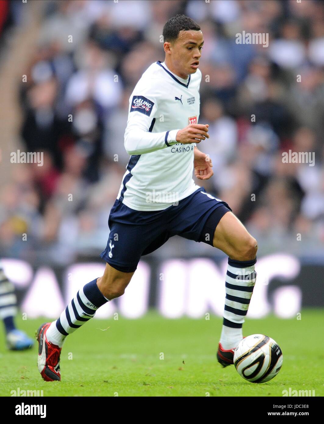 jermaine-jenas-tottenham-hotspur-fc-wembley-stadium-london-england-01