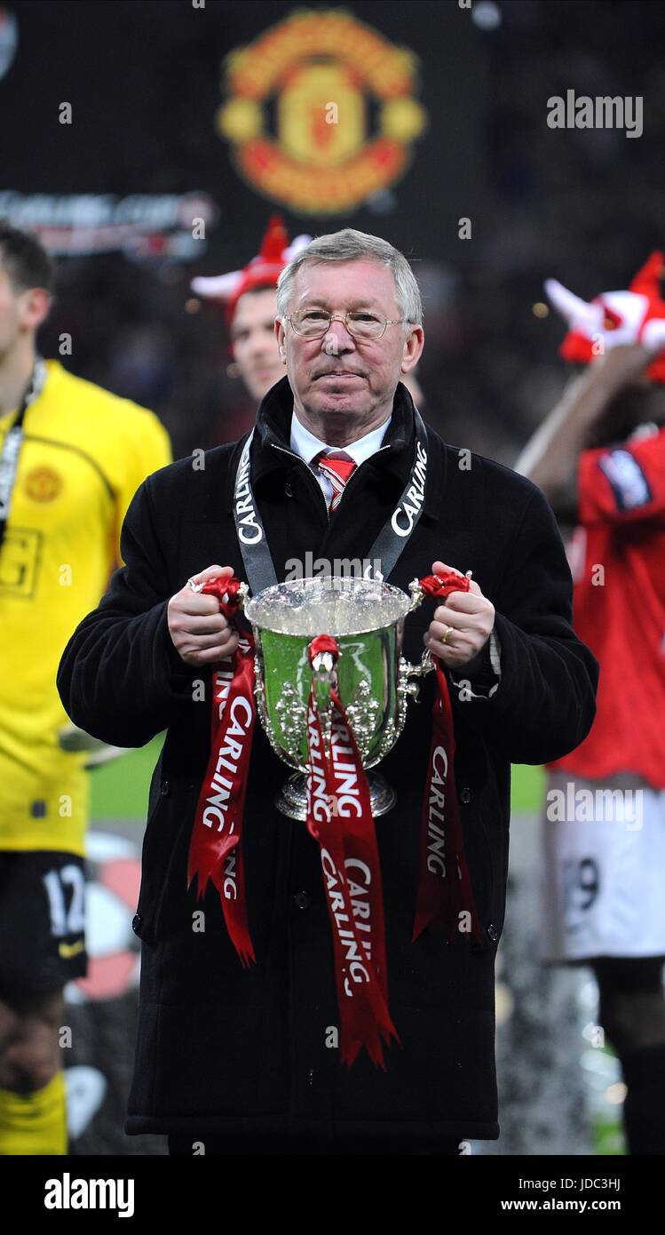SIR ALEX FERGUSON MANCHESTER UNITED FC MANAGER WEMBLEY STADIUM LONDON 