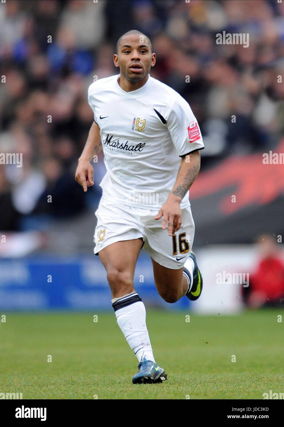 JASON PUNCHEON MILTON KEYNES DONS FC STADIUMMK MILTON KEYNES ENGLAND 28 February 2009 Stock Photo