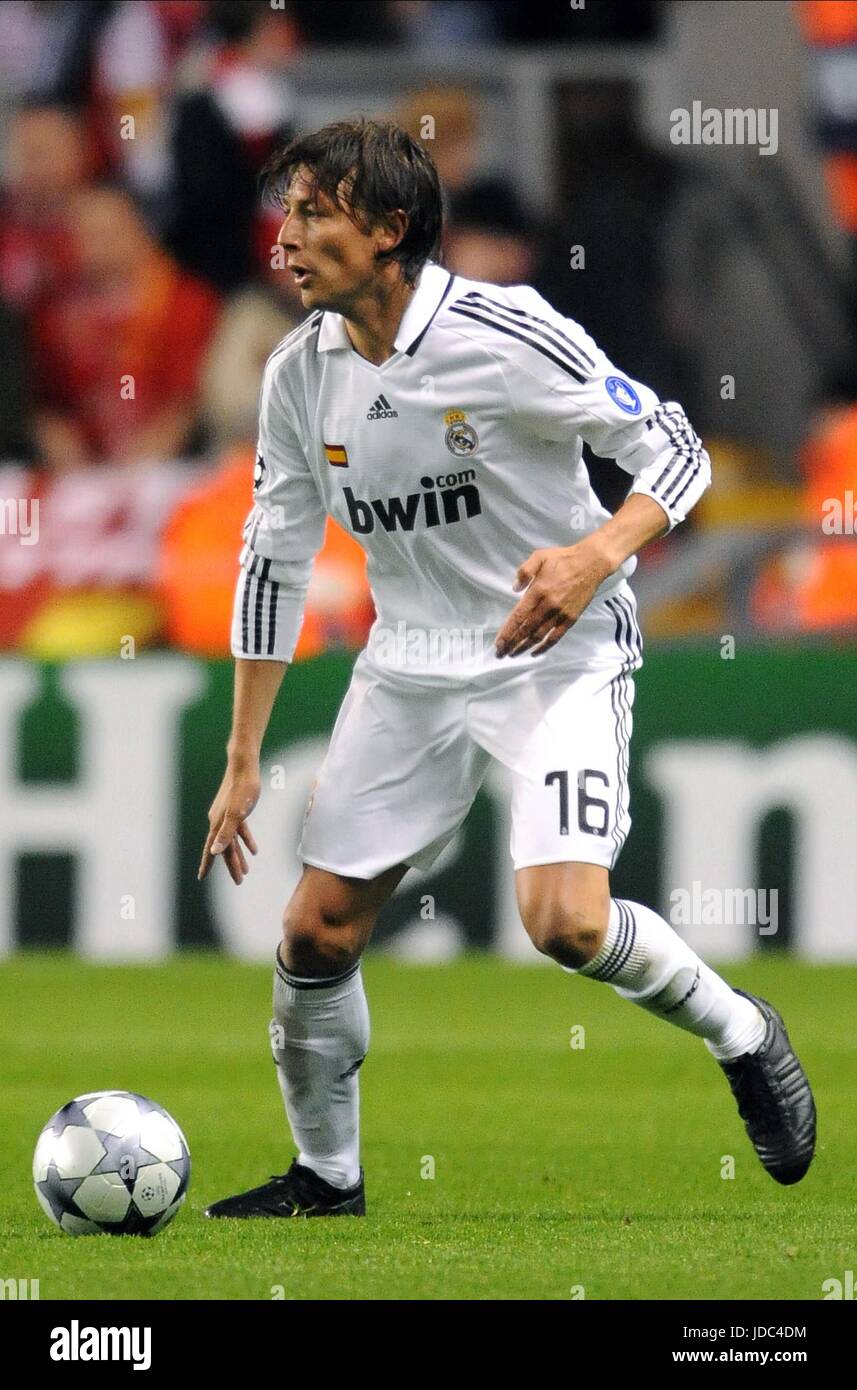 GABRIEL HEINZE REAL MADRID ANFIELD LIVERPOOL ENGLAND 10 March 2009 Stock Photo