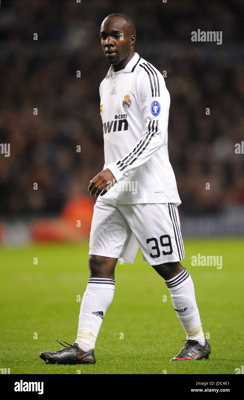 LASSANA DIARRA REAL MADRID ANFIELD LIVERPOOL ENGLAND 10 March 2009 Stock  Photo - Alamy