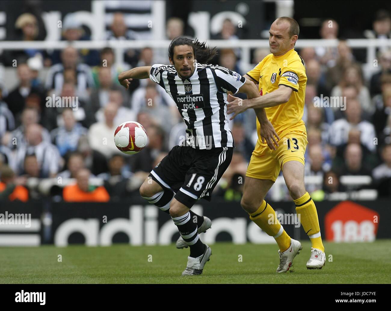 Jonas Gutierrez Danny Murphy Newcastle Utd V Fulham Fc St James Stock Photo Alamy