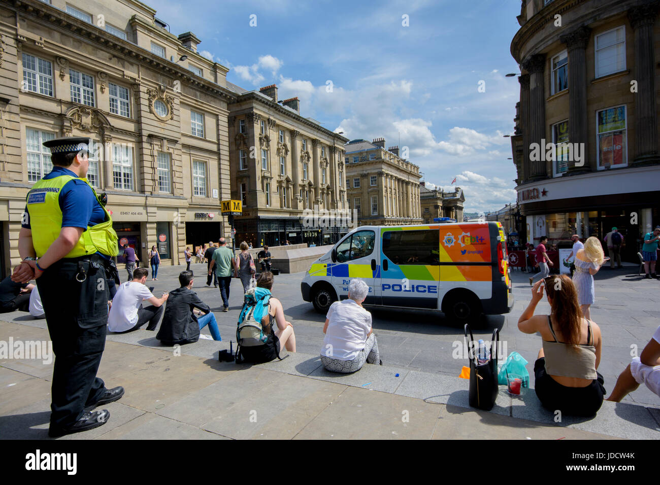 Policeman and LGBT van in Newcastle Stock Photo