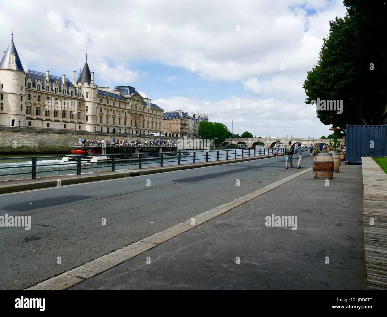 Rives seine park hi-res stock photography and images - Alamy