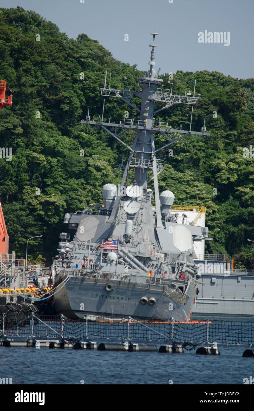 Yokosuka, Japan. 19th June, 2017. Kanagawa Prefecture - USS Fitzgerald (DD-62) Destroyer can be seen at Yokosuka Naval Base days after it collided with a container ship off the coast of Japan. Photo taken on Monday, June 20, 2017. Photo by: Ramiro Agustin Vargas Tabares Credit: Credit: /ZUMA Wire/Alamy Live News Stock Photo