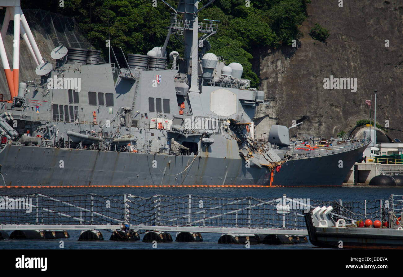 Yokosuka, Japan. 19th June, 2017. Kanagawa Prefecture - USS Fitzgerald (DD-62) Destroyer can be seen at Yokosuka Naval Base days after it collided with a container ship off the coast of Japan. Photo taken on Monday, June 20, 2017. Photo by: Ramiro Agustin Vargas Tabares Credit: Credit: /ZUMA Wire/Alamy Live News Stock Photo