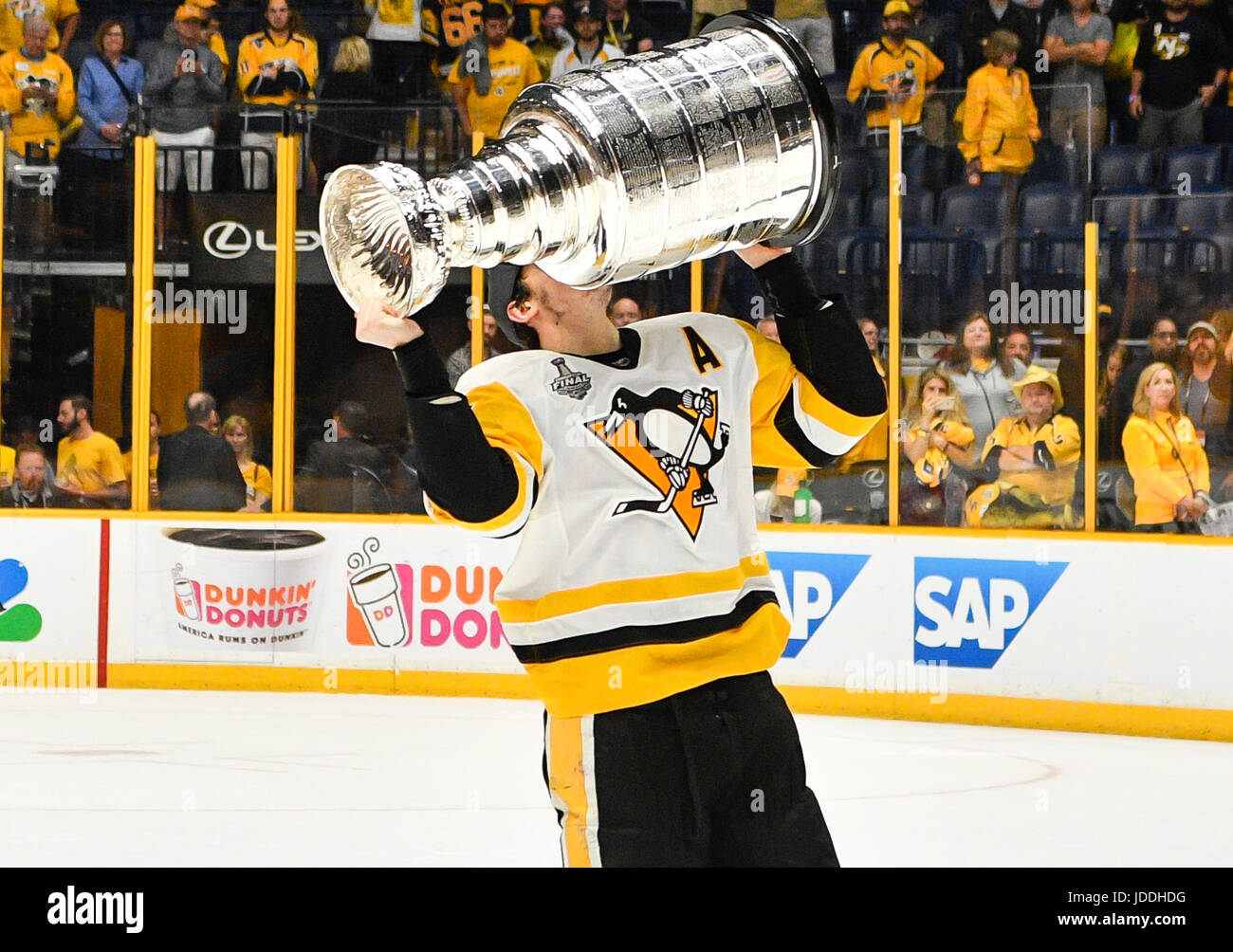 Stanley cup victory lap hi-res stock photography and images - Alamy