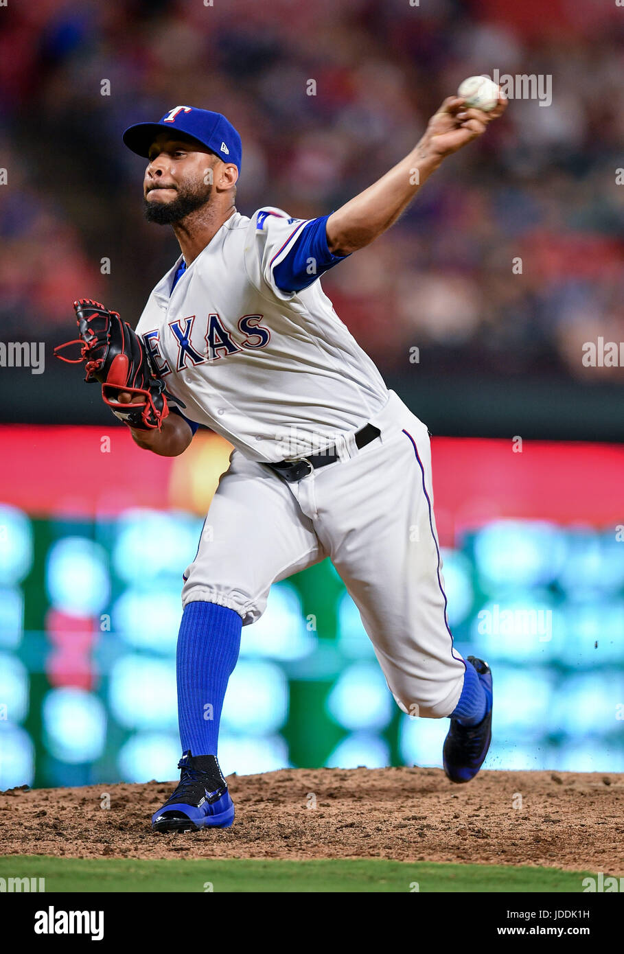 June 16th, 2017:.Texas Rangers relief pitcher Dario Alvarez (39 ...