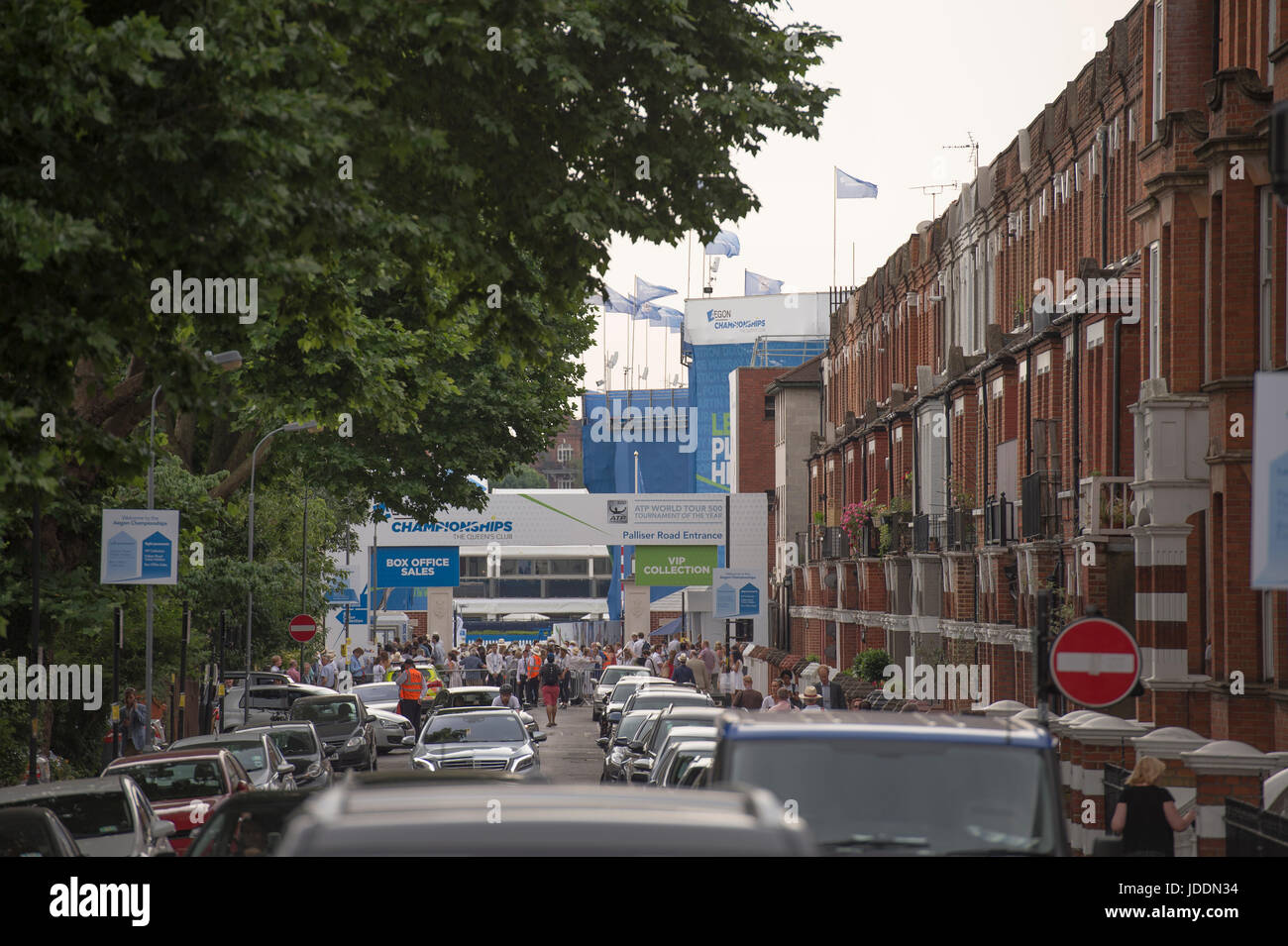 The Queen's Club, London, UK. 20th June, 2017. Spectators arrive in