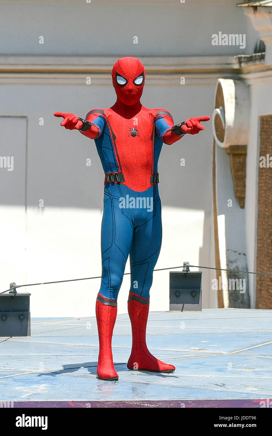 Marvel's Spider-Man Hero Pose by JCRPrints on DeviantArt