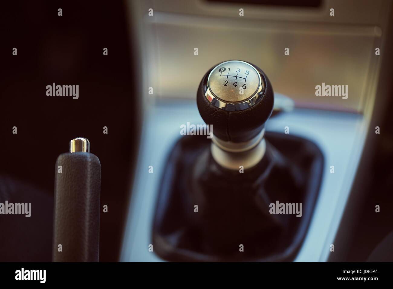 6 speed manual gearbox shift Stock Photo - Alamy