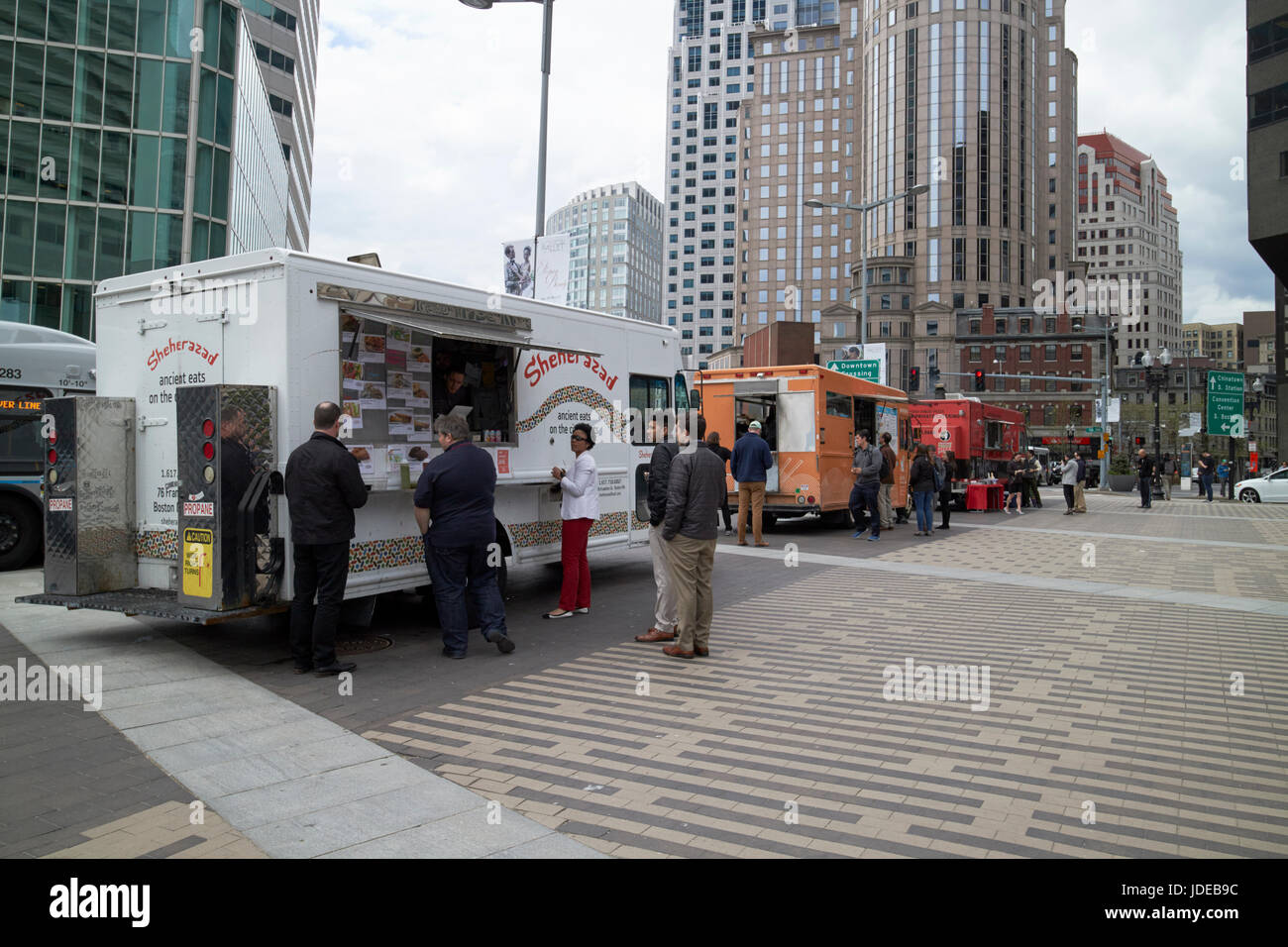 Lunch truck hi-res stock photography and images - Alamy