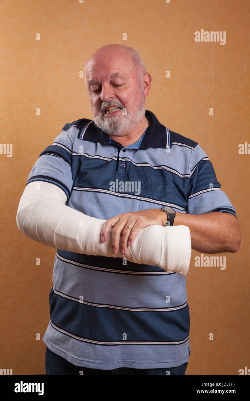 Wrist Plaster High Resolution Stock Photography and Images Alamy