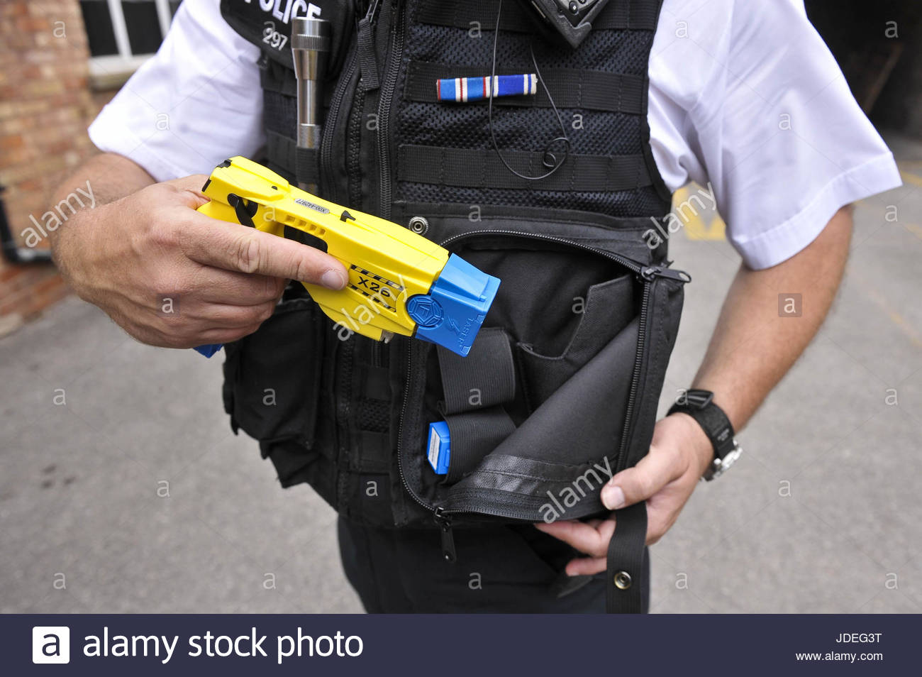 Taser Training High Resolution Stock Photography and Images - Alamy