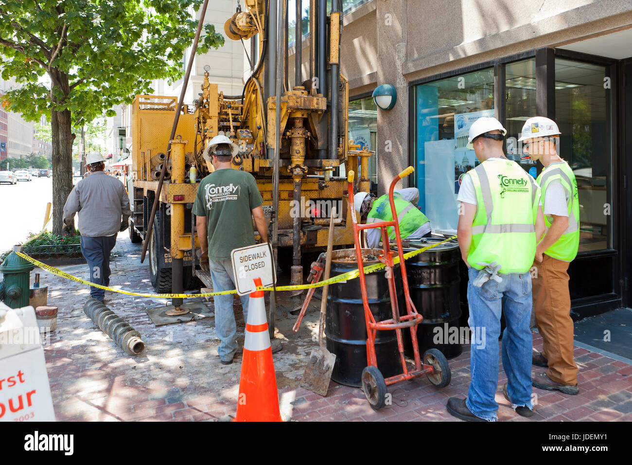 Digging hole with an auger hires stock photography and images Alamy