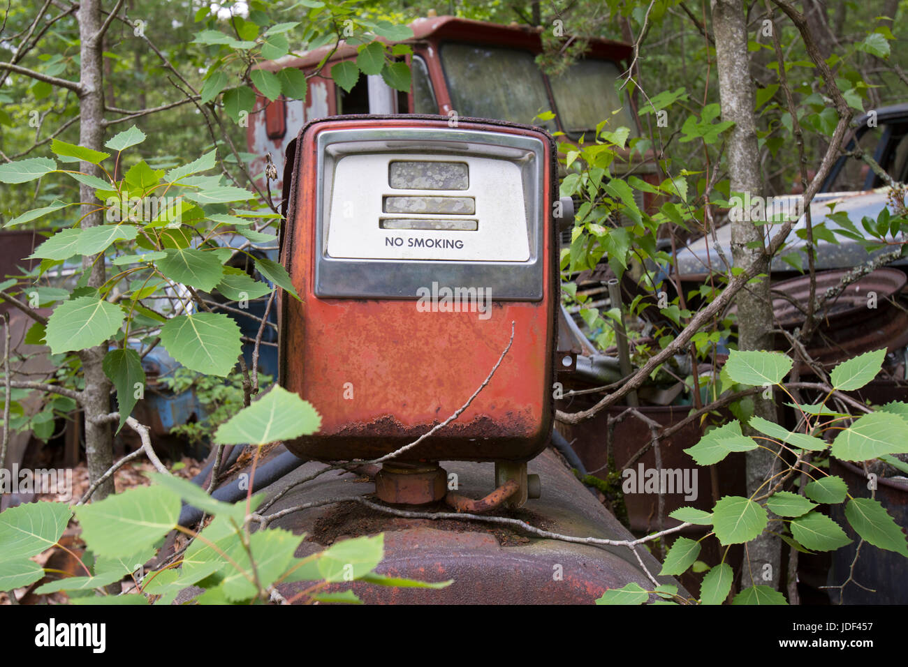 Antique gas pump hires stock photography and images Alamy