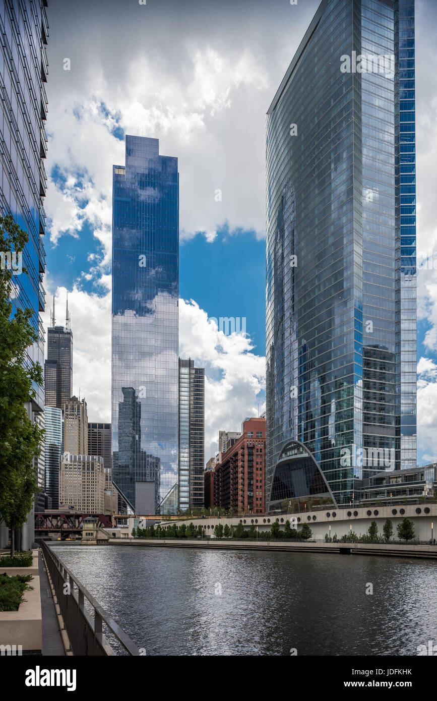 Chicago river point of view hi-res stock photography and images - Alamy