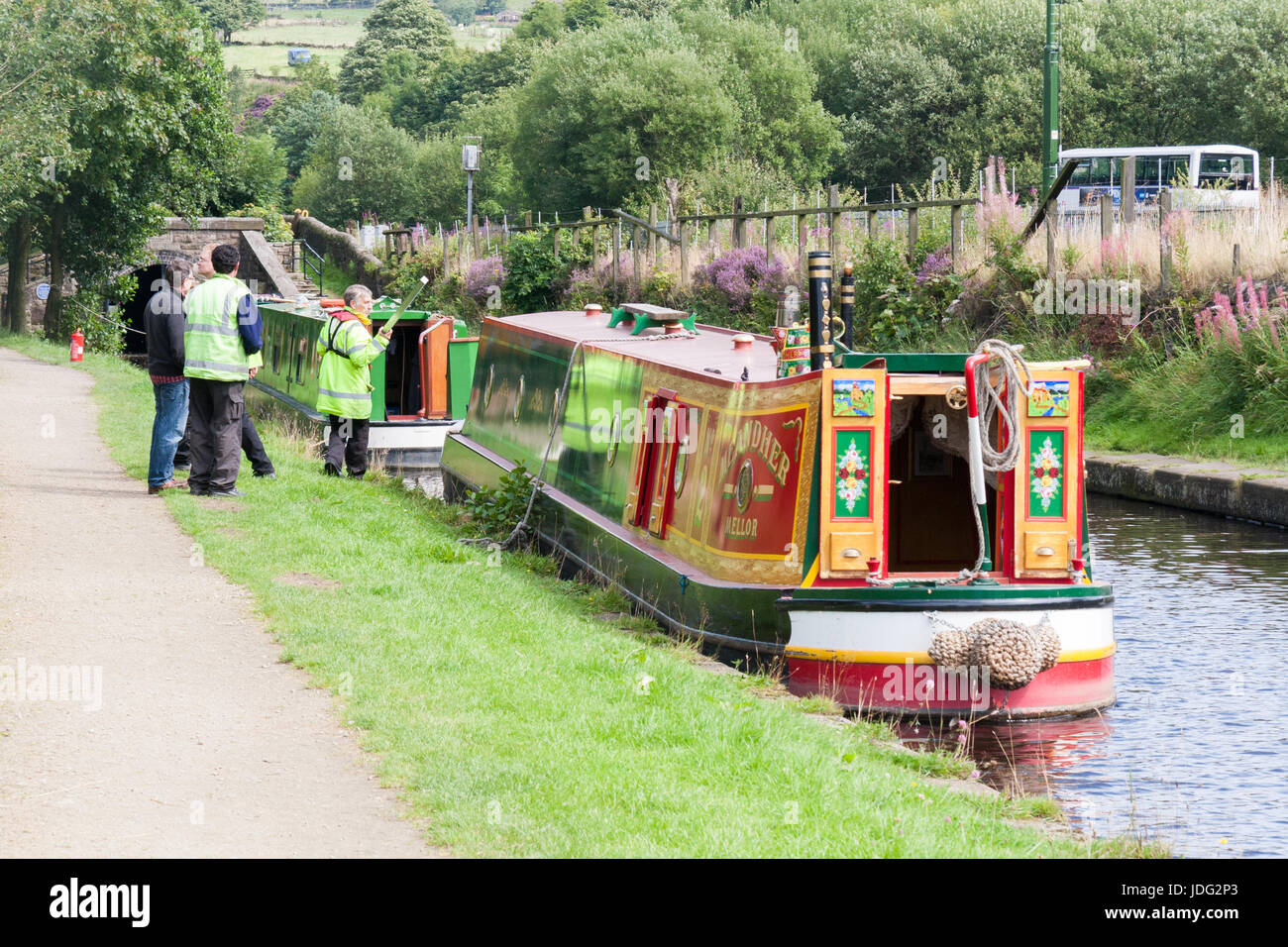 Very narrow canal hi-res stock photography and images - Alamy