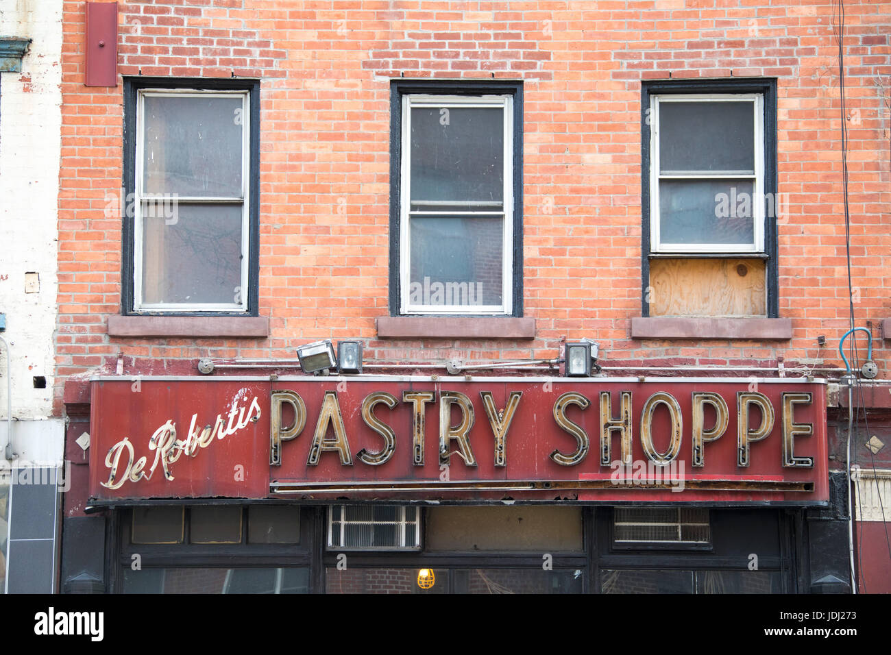 De Robertis Pastry Shop storefront, New York CIty, USA Stock Photo Alamy