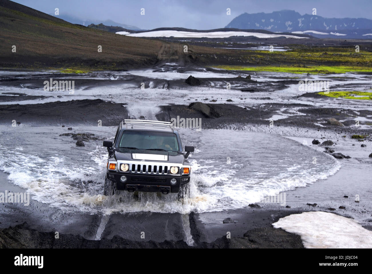 Iceland, Europe, Range Rover in the highland , Island, Europa, Range