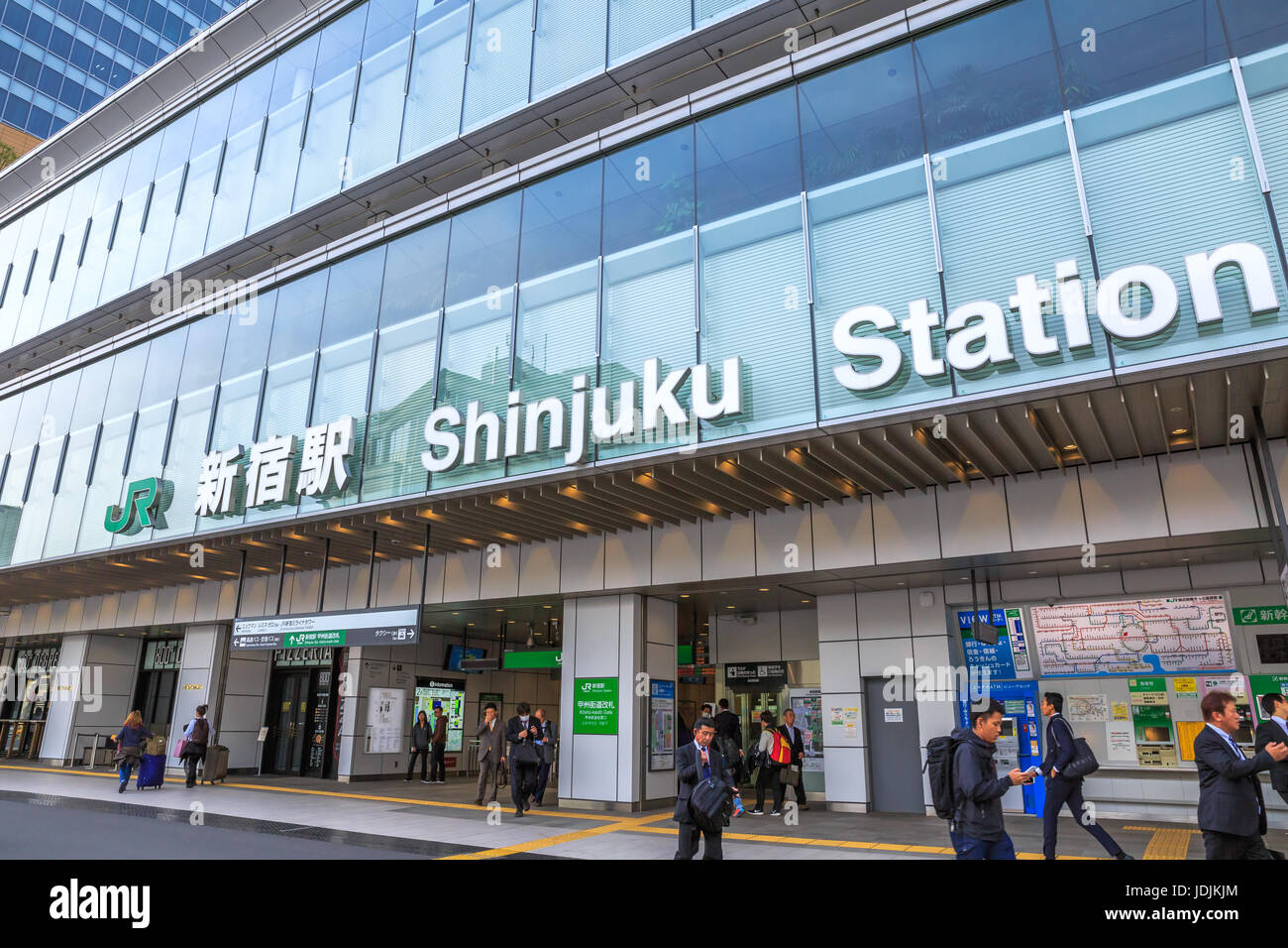 Jr shinjuku station hi-res stock photography and images - Alamy