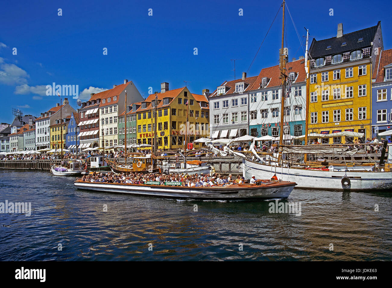 Denmark, Copenhagen, canal Nyhavn, panorama, holiday boats, Daenemark, Kopenhagen, Kanal Nyhavn, Panorama, Ausflugsboote Stock Photo