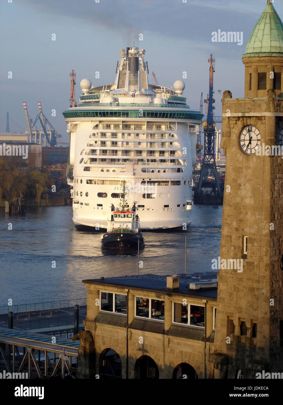 'Germany, Hamburg, Saint Pauli-Landungsbruecken, passenger liner ''Freedom of the Seas'' with the Eindocken', Deutschland, St. Pauli-Landungsbruecken, Stock Photo