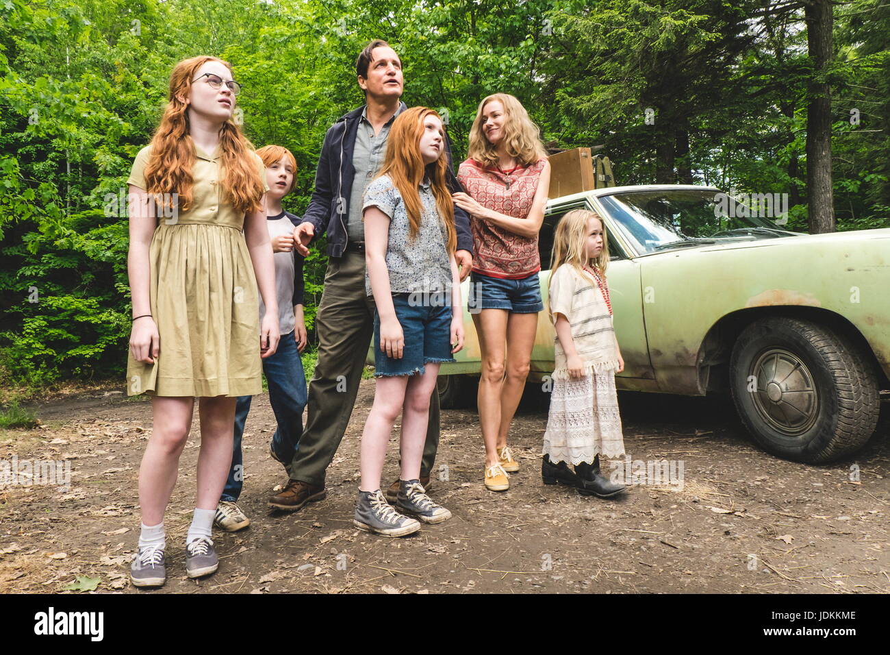 RELEASE DATE: 2017 TITLE: The Glass Castle STUDIO: DIRECTOR: Destin Cretton PLOT: A young girl comes of age in a dysfunctional family of nonconformist nomads with a mother who's an eccentric artist and an alcoholic father who would stir the children's imagination with hope as a distraction to their poverty STARRING: Sadie Sink, Charlie Shotwell, Woody Harrelson, Ella Anderson, Naomi Watts, Eden Grace Redfield. (Credit: © Lionsgate/Entertainment Pictures) Stock Photo