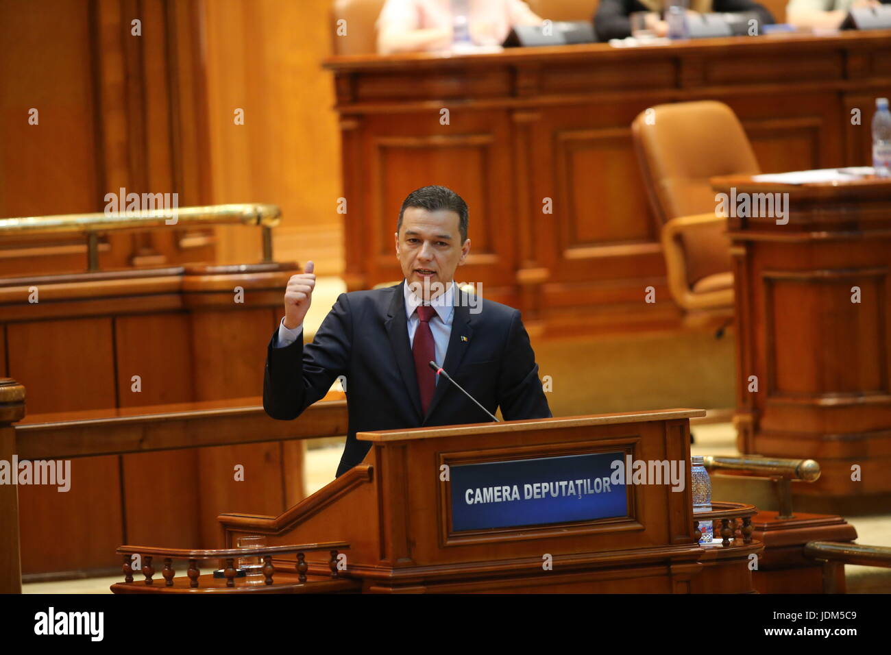 Bucharest, Romania. 21st Jun, 2017. Romanian Premier Sorin Grindeanu speaks in front of Parliament during a no-confidence vote submitted by his colleagues from ruling Social Democratic Party (PSD). Credit: Gabriel Petrescu/Alamy Live News Stock Photo