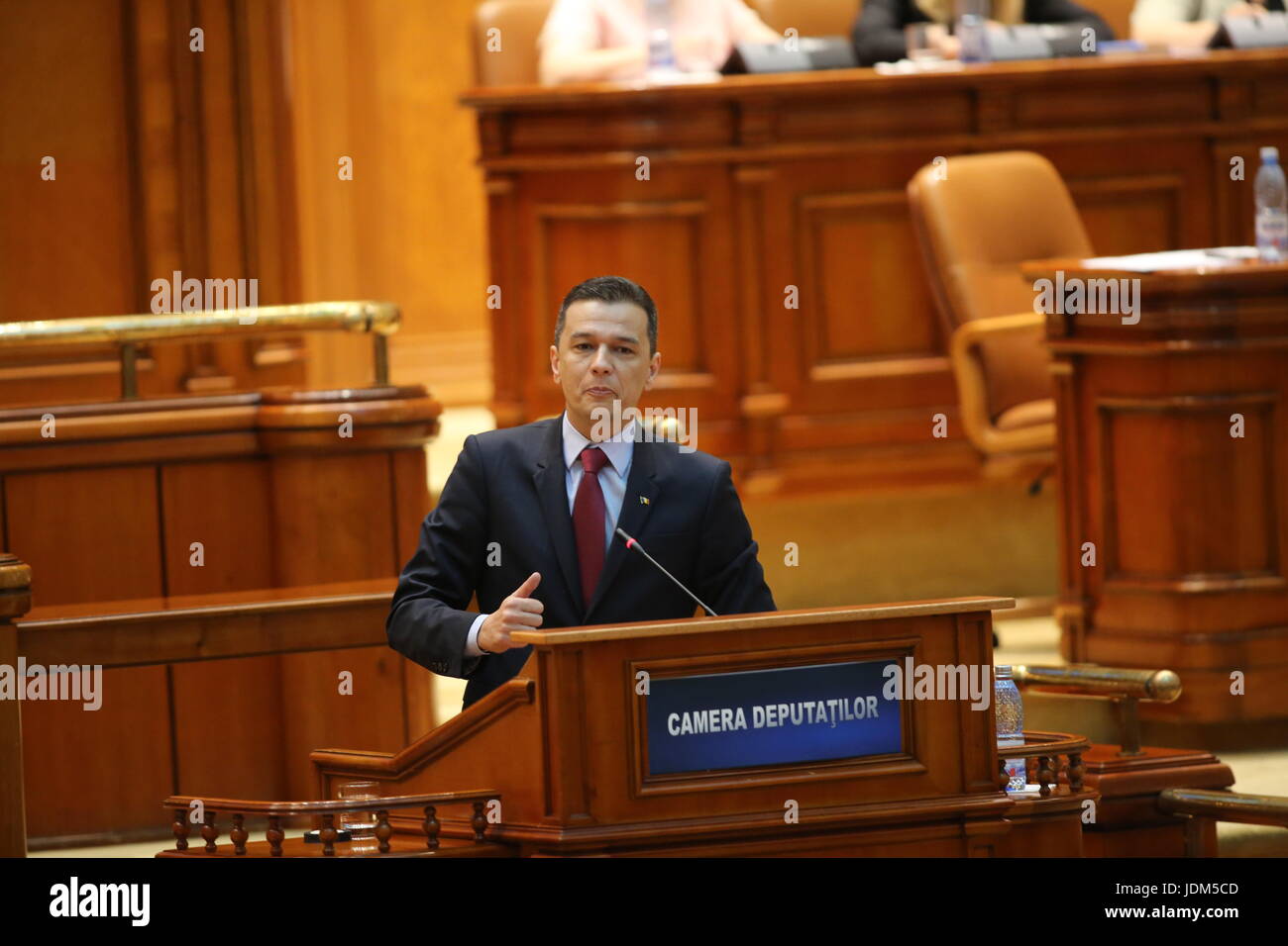 Bucharest, Romania. 21st Jun, 2017. Romanian Premier Sorin Grindeanu speaks in front of Parliament during a no-confidence vote submitted by his colleagues from ruling Social Democratic Party (PSD). Credit: Gabriel Petrescu/Alamy Live News Stock Photo