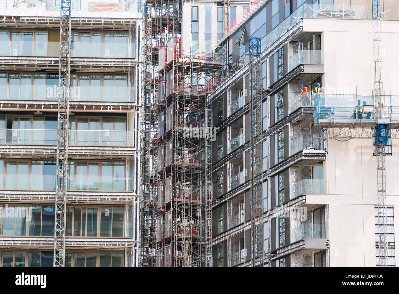 Blocks of flats being built uk hi-res stock photography and images - Alamy