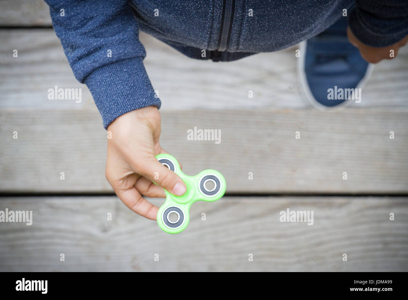 leg spinner toy