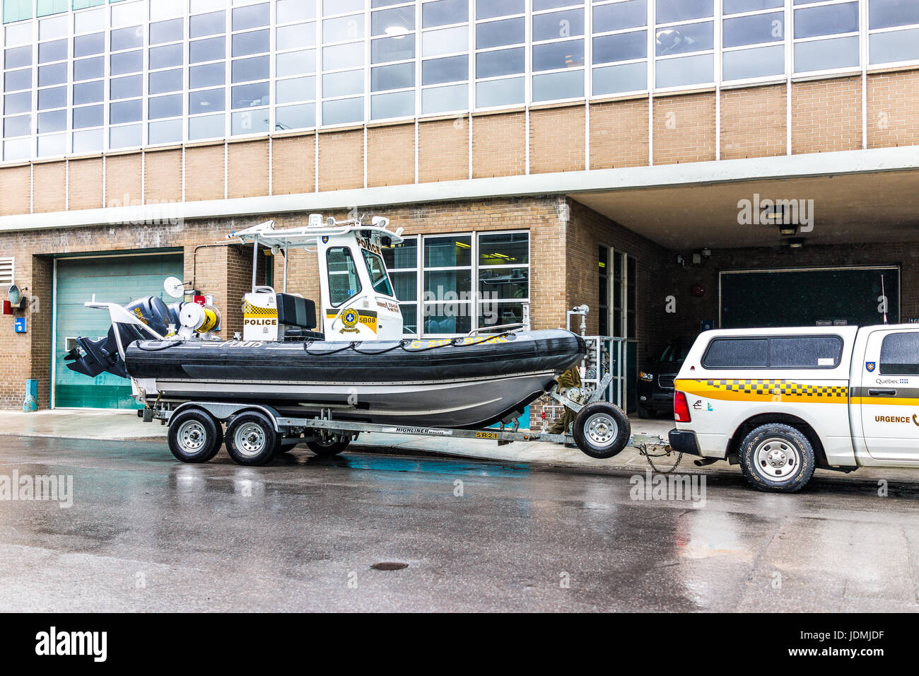 Montreal police car hi-res stock photography and images - Alamy